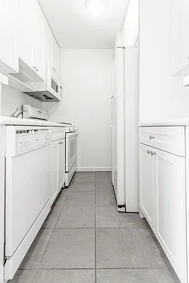 Rented by Olnick Organization | media 8