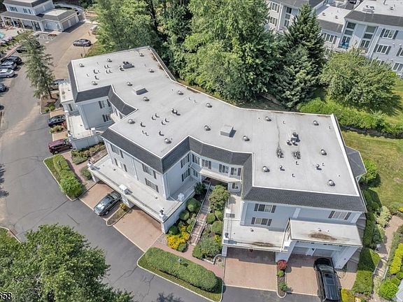 2nd image of 240 Riveredge Dr