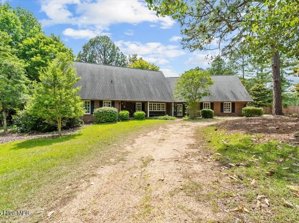 143 Shagbark Court, West End, NC 27376