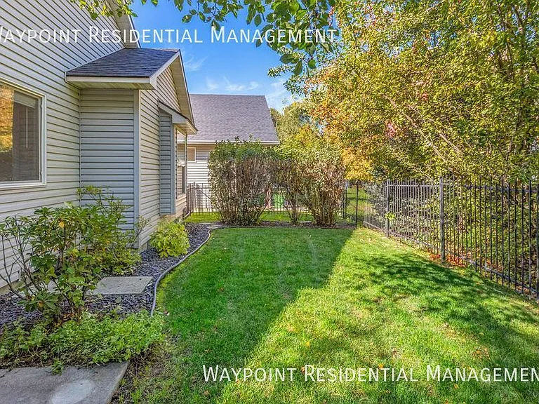 9640 W Sleepy Hollow Ln — Photo 36
