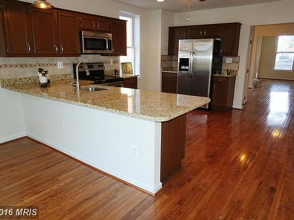 4th image of 1000 Pine Heights Ave