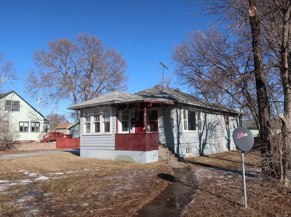 632 5th Ave NW, Valley City, ND 58072