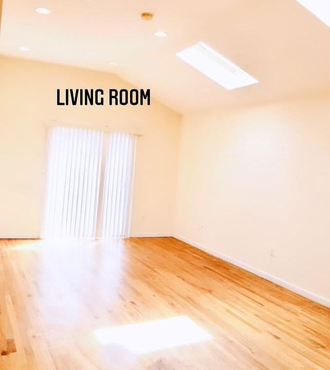 1st image of 38 Vroom St #2