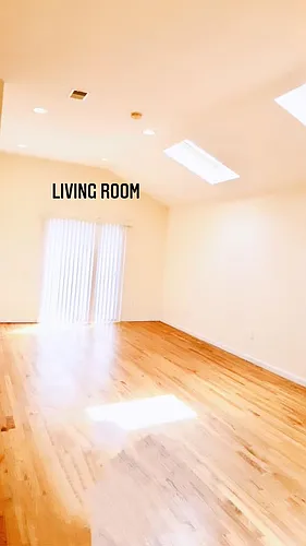 38 Vroom St Photo 1