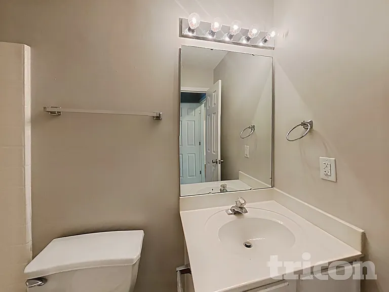 7043 Red Bud Cir — Photo 10