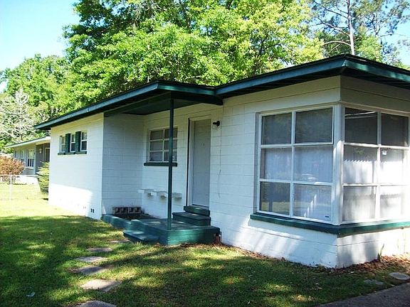 2nd image of 824 Cochran Dr