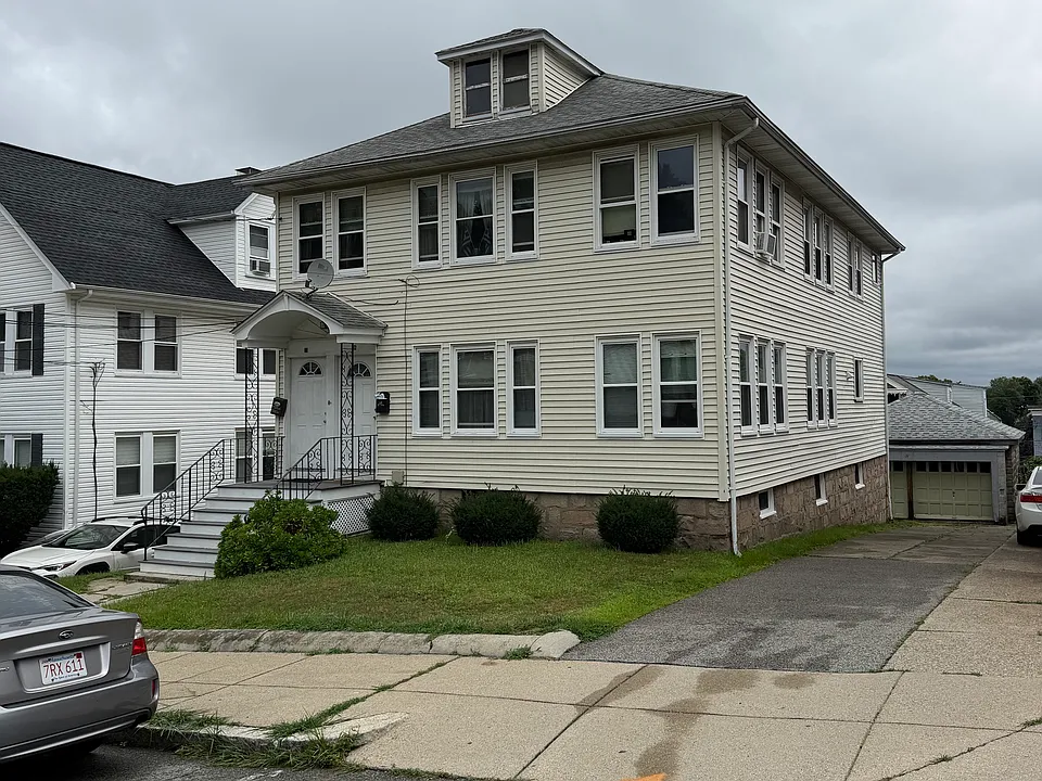 34-36 Cedrus Ave #1