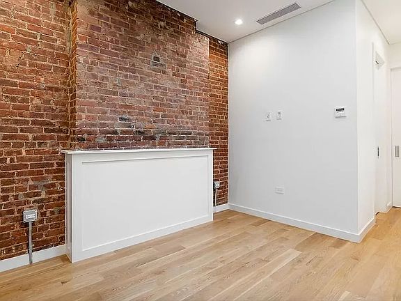 3rd image of 102 Forsyth St APT 15