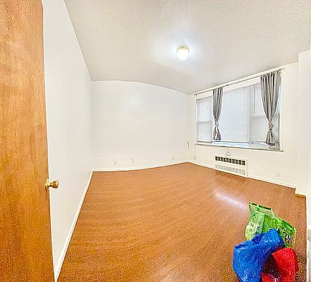 5th image of 43 Bay 7 St #1