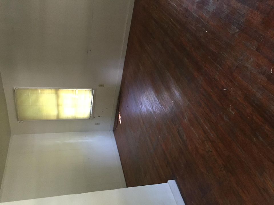 2nd image of 5403 Oaklon