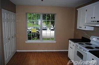5th image of 72 Sugar Glen Ct