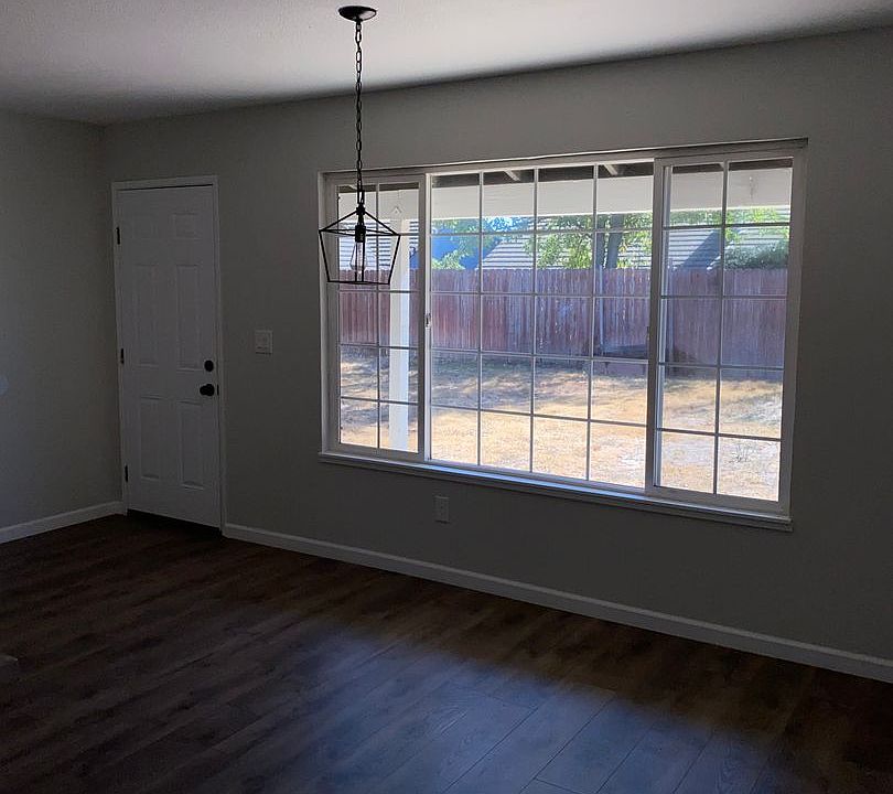 1st image of 110 Wildflower Dr
