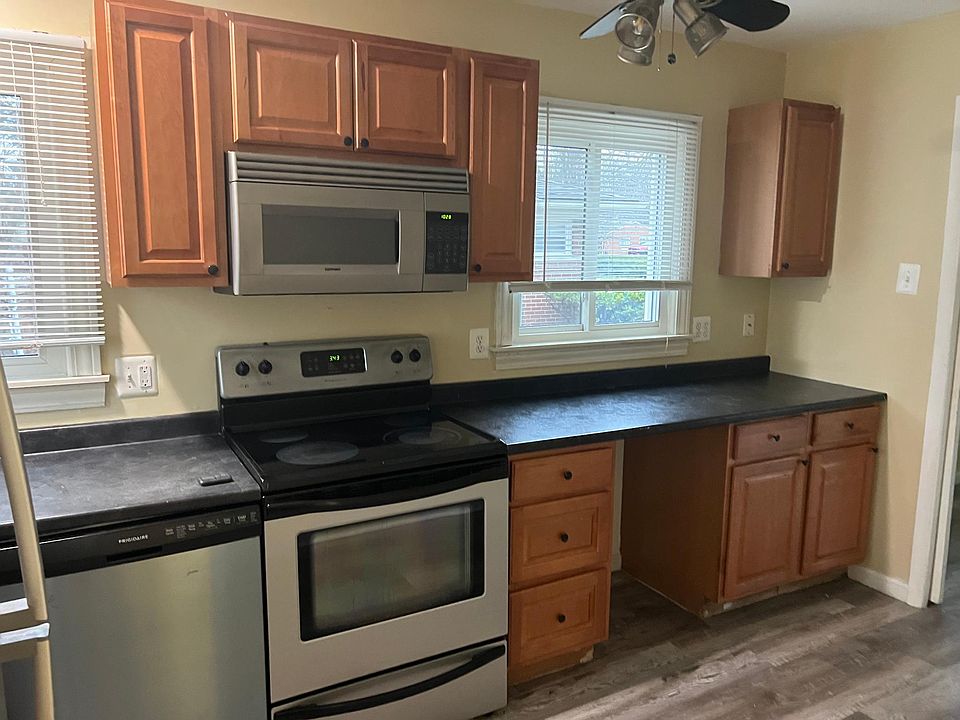 1st image of 28206 Red Leaf Ln
