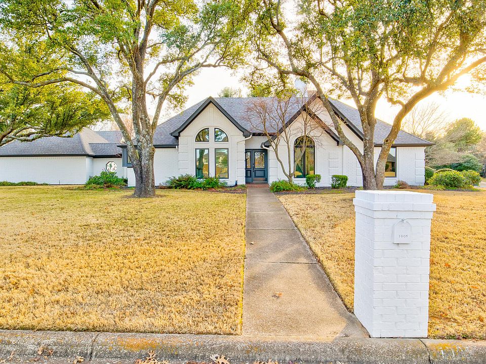 1st image of 1005 Raven Bend Ct