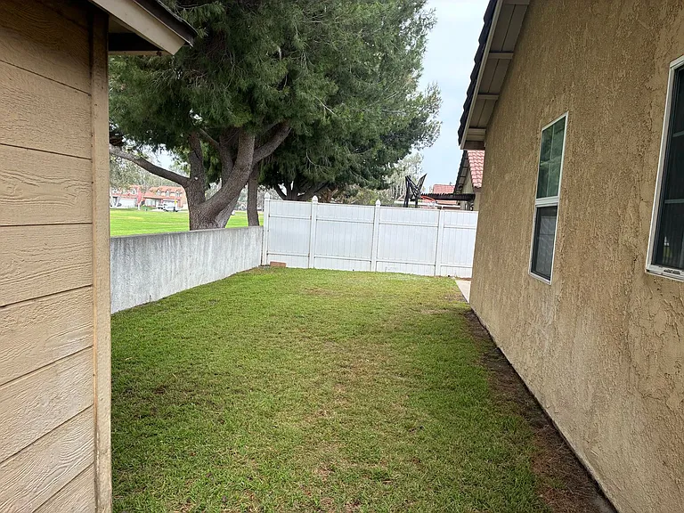 13927 Woodland Dr — Photo 41