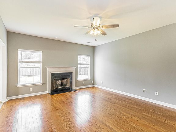 2nd image of 1019 Sterling Ln