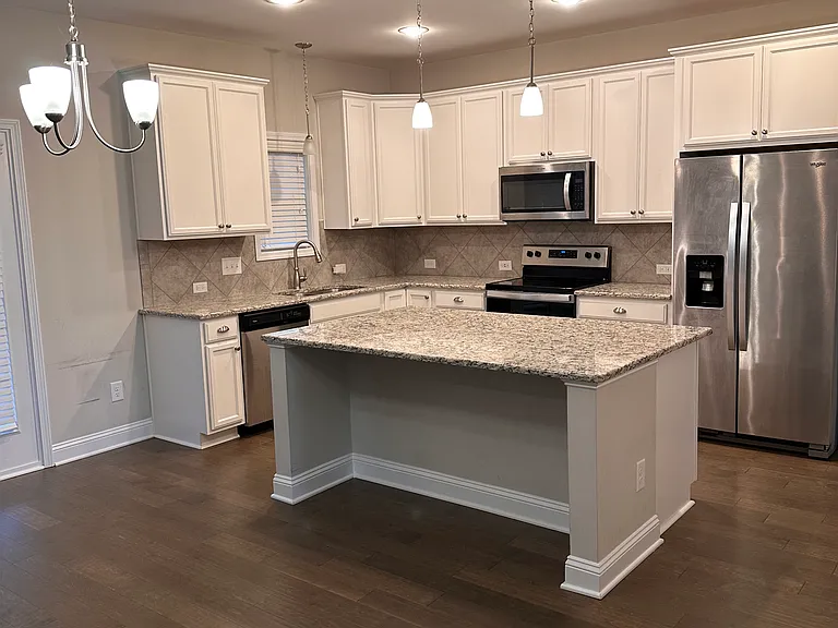 325 Gadson Dr — Photo 4