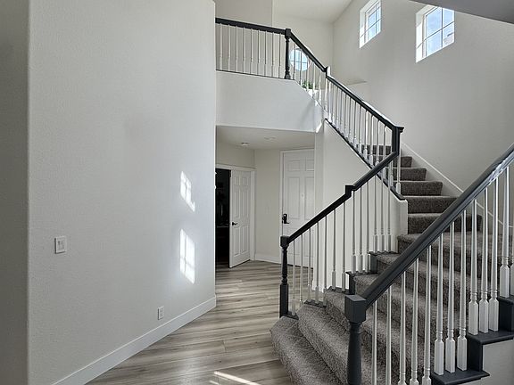 4th image of 207 Golf Links St