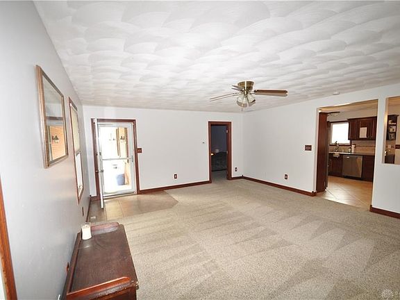 4th image of 1267 Hillside Dr