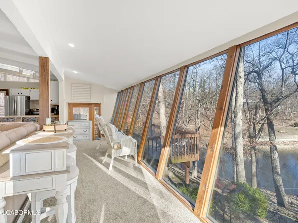 250 Sioux Rd, Four Seasons, MO 65049