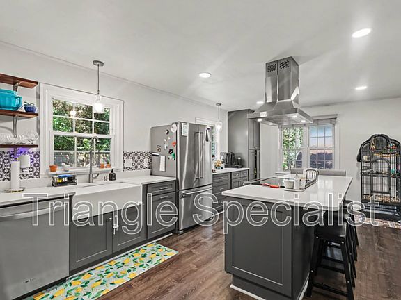5th image of 4101 Pickwick Dr