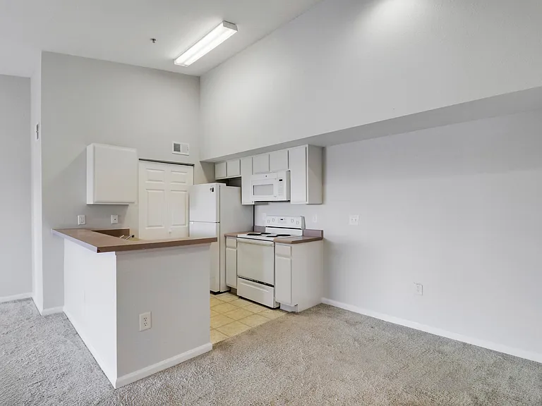 141 SW Palm Dr #306 — Photo 34