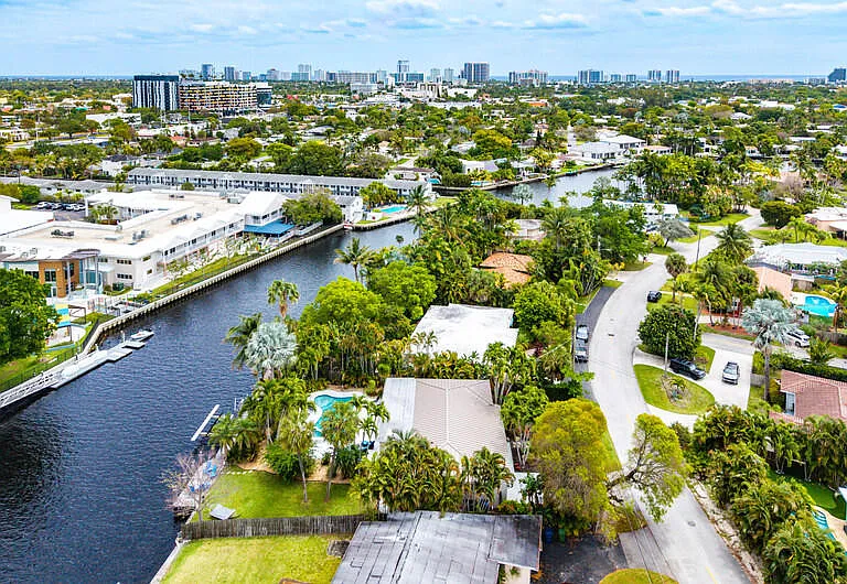 1733 Coral Gardens Dr — Photo 50