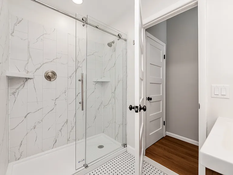 649 W McMicken Ave #6 — Photo 3