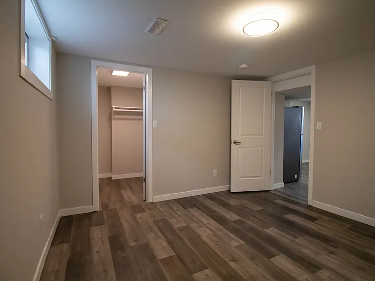121 Golden Blvd W — Photo 8