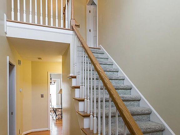 5th image of 1049 Crimson Creek Dr