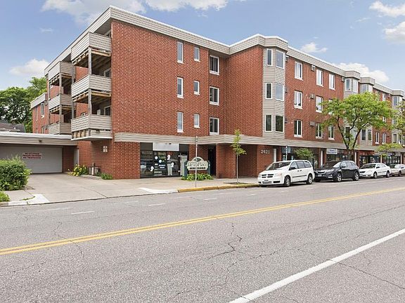 2nd image of 2425 E Franklin Ave APT 205