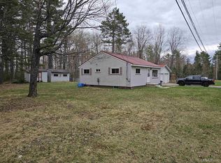 1084 Cooper Lake Rd, Ishpeming, MI 49849