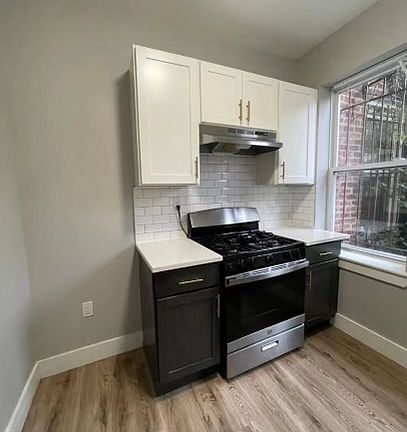 2nd image of 698 Chancellor Ave #2