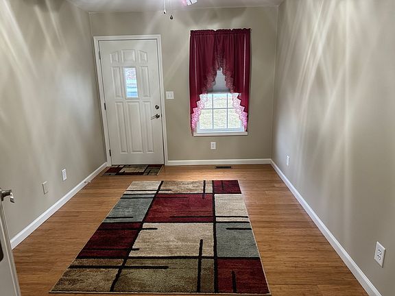 4th image of 1057 E Crown Pointe Blvd