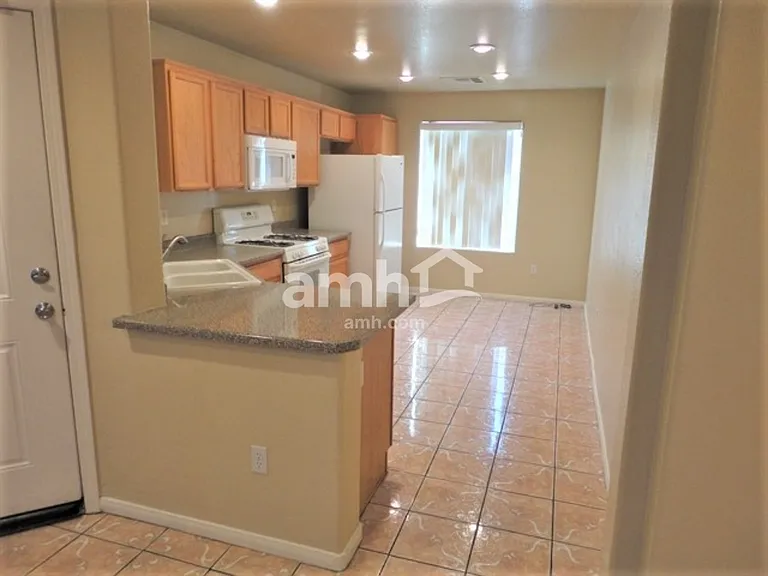 9952 Tittleton Ave — Photo 4
