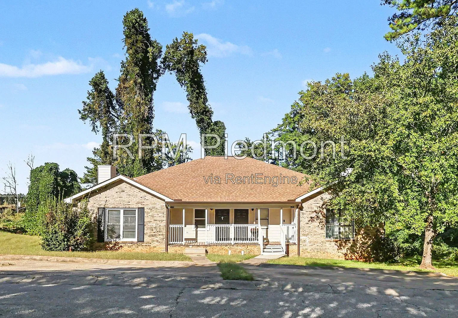 3 bed, 2.0 bath, 1364 sqft, $1,700 — Photo 1