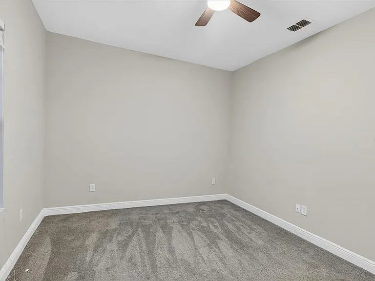 1389 Heritage Landings Dr — Photo 63