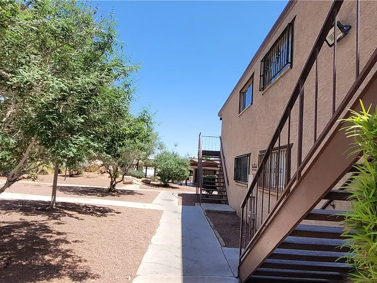 615 S Royal Crest Cir #9 — Photo 1