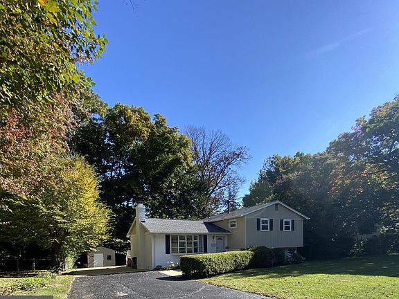2nd image of 3526 Country Hill Dr