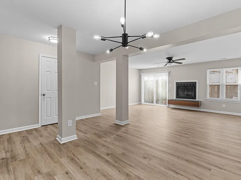 1619 Slidell Ln — Photo 11
