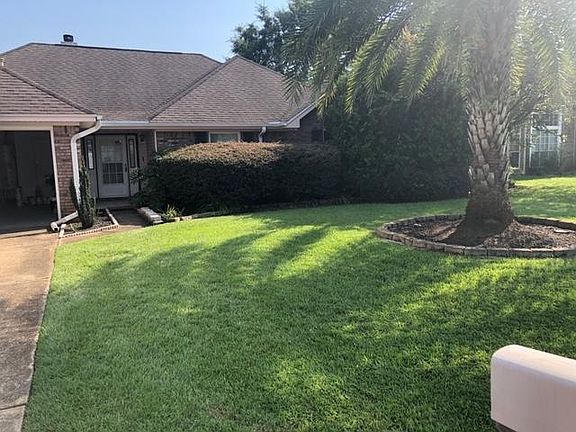 2nd image of 304 Northampton Cir