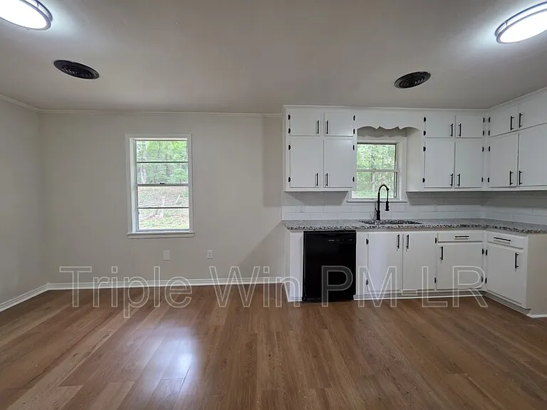 602 J K St — Photo 13