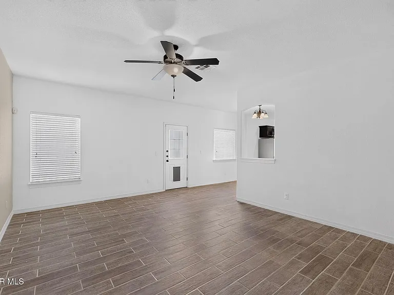 14613 Sunny Land Ave — Photo 16