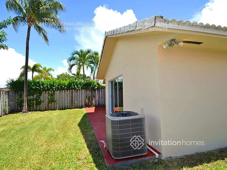 1276 SW 143rd Pl — Photo 13