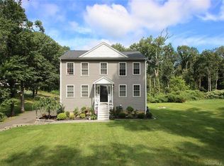 40 Laurel Hill Rd, Branford, CT 06405