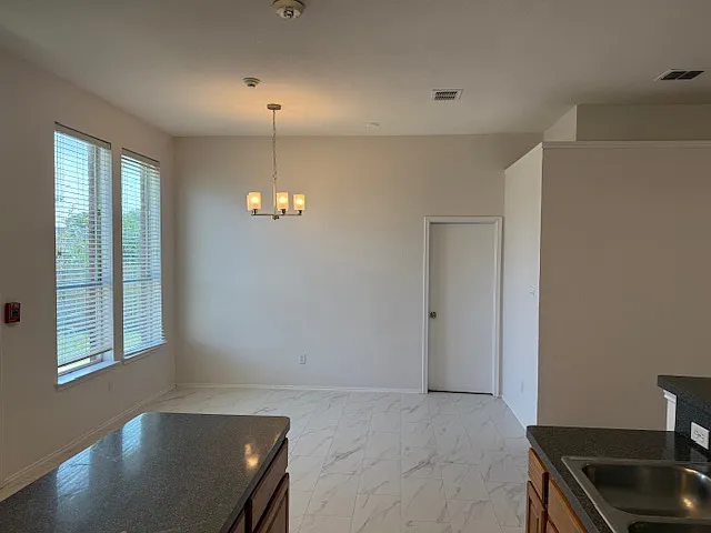 3912 Silver Springs Dr — Photo 4