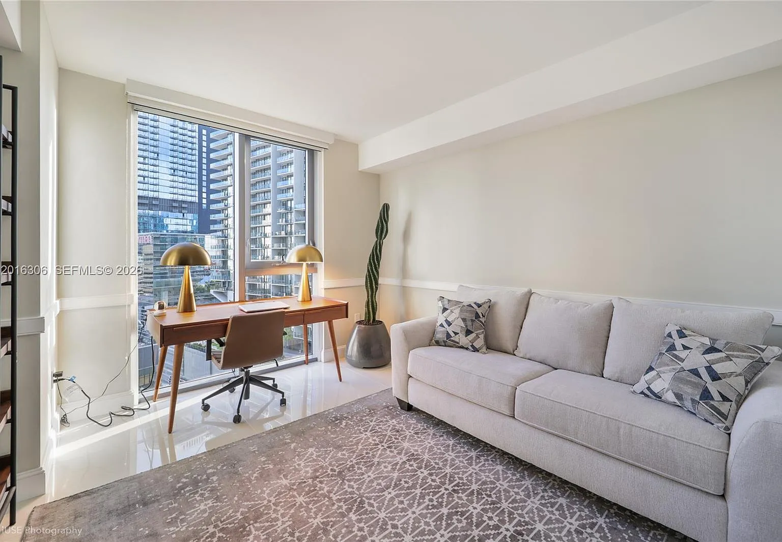 2 bed, 1086 sqft, $4,500 — Photo 2