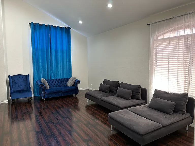 1337 E Charleston Ave — Photo 14