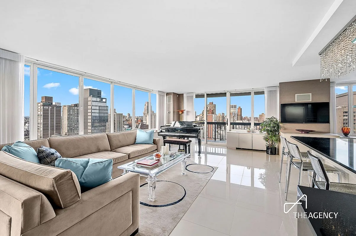 422 E 72nd St APT 30E photo 1