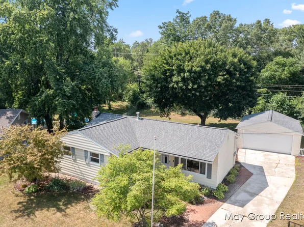 2134 Audley Dr NE, Grand Rapids, MI 49525